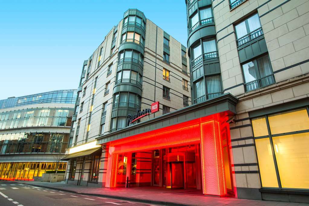 Radisson Red Brussels Hotel Exterior foto